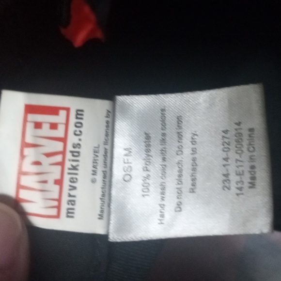 SPIDERMAN CAPE & HAT - Picture 4 of 6